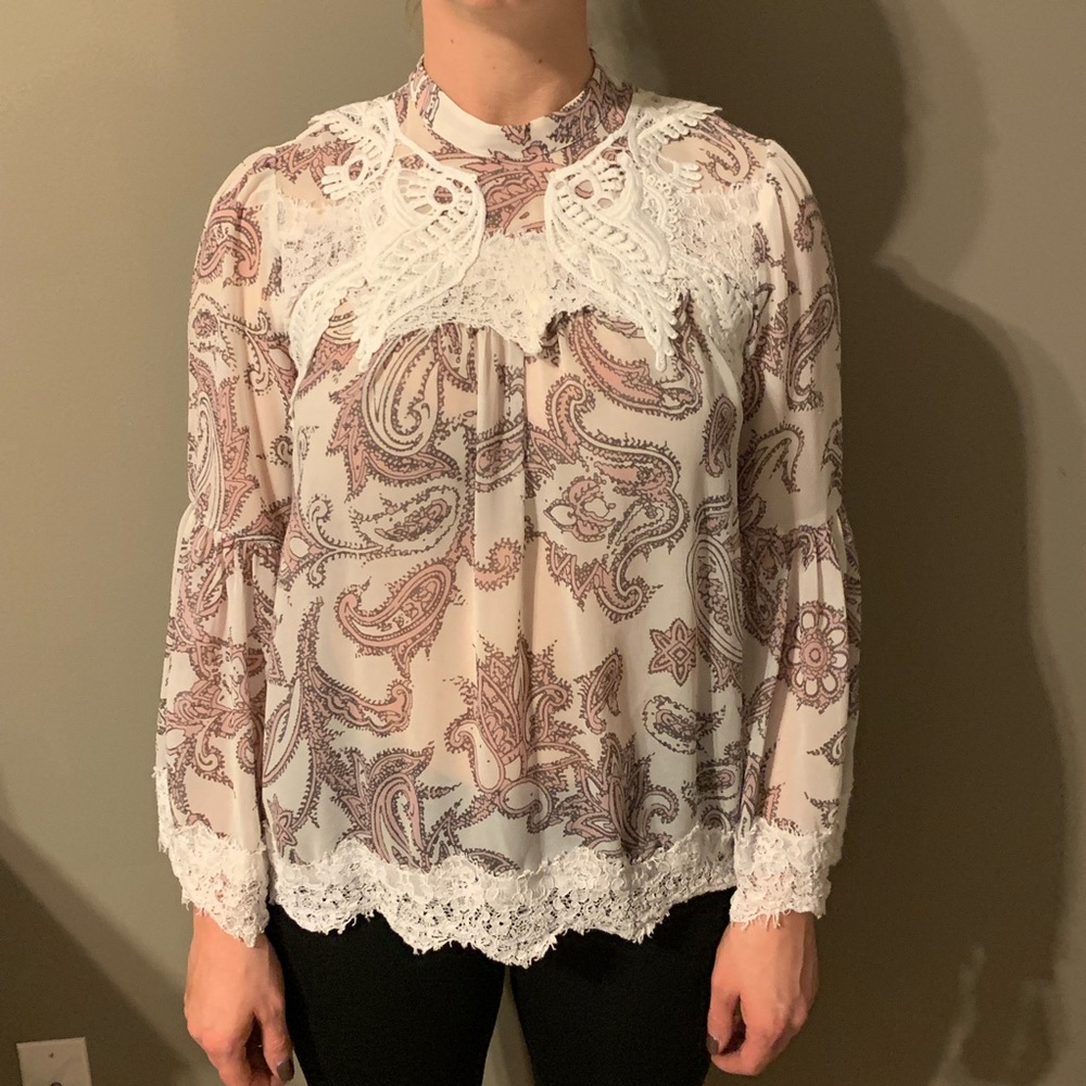 Bell sleeve top